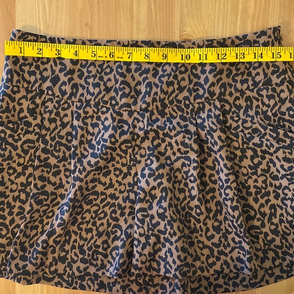 Loft Cheetah Shorts Size 2 - Picture 6 of 12